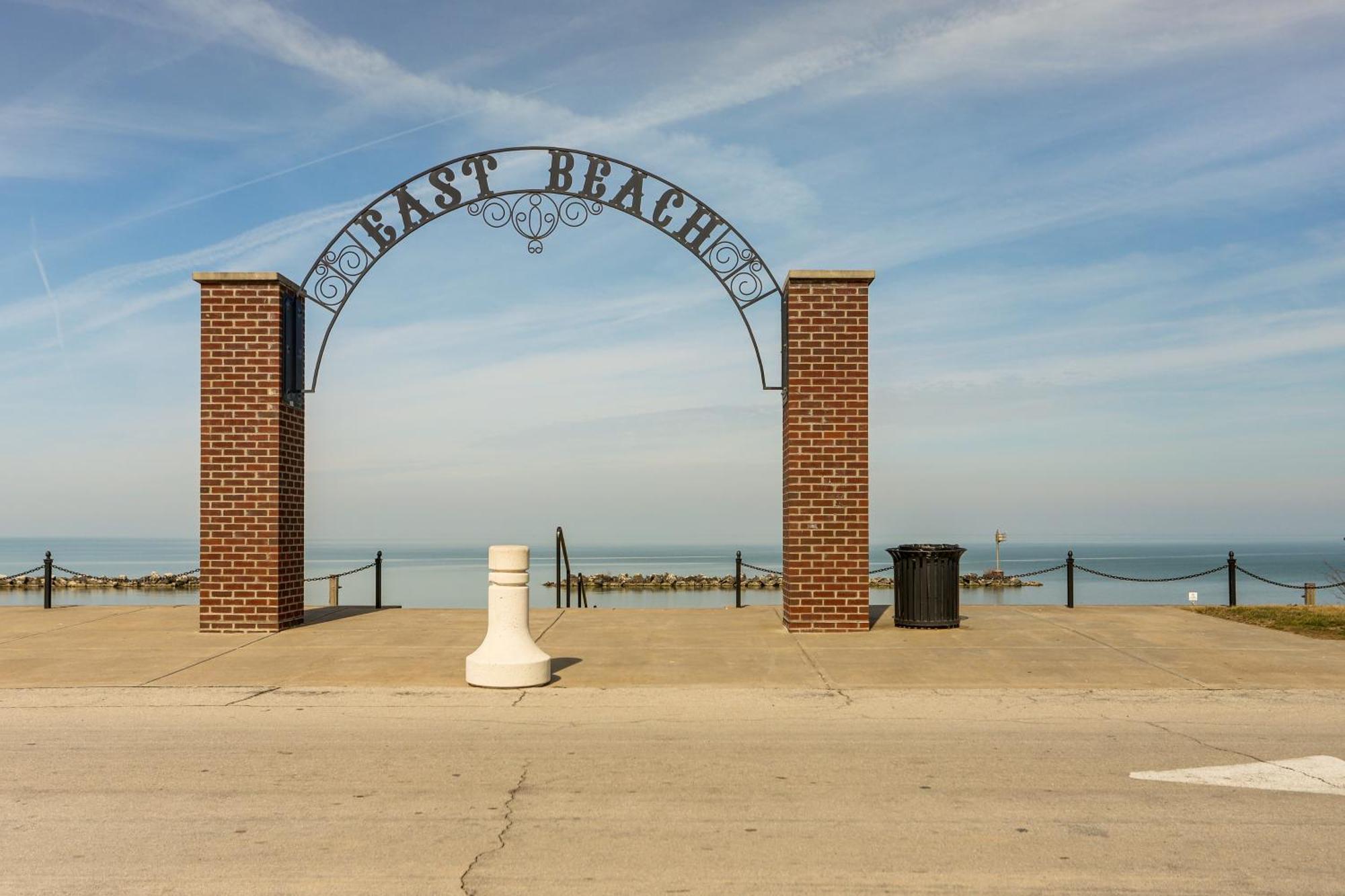 Historic Lorain Home Walk To Lake Erie! Экстерьер фото