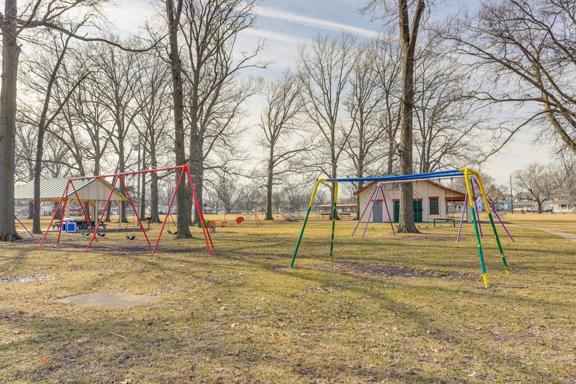 Historic Lorain Home Walk To Lake Erie! Экстерьер фото